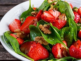 Salade d'épinards et de fraises