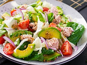 Insalata di pollo e avocado